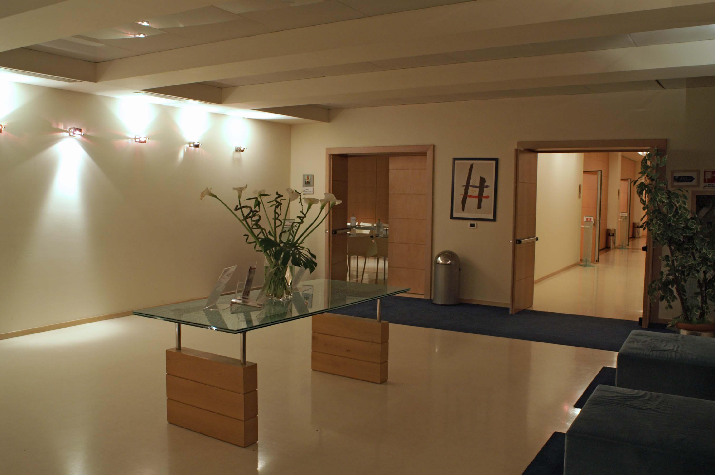 קלנצאנו Hotel First מראה חיצוני תמונה