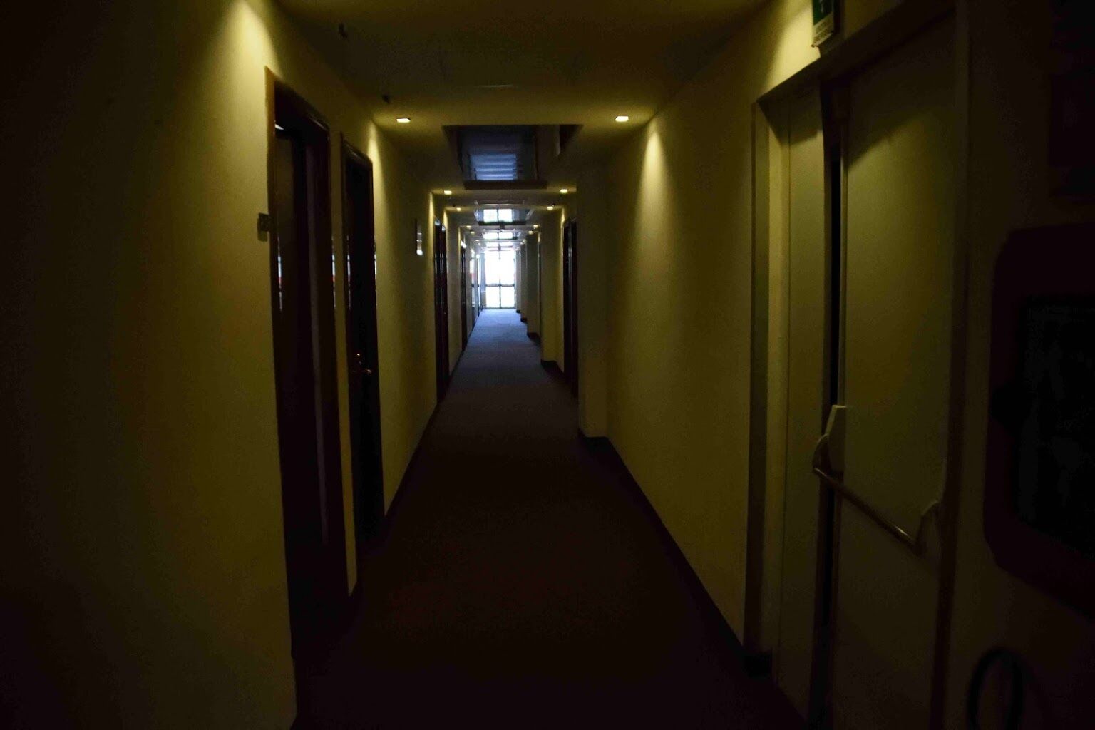 קלנצאנו Hotel First מראה חיצוני תמונה